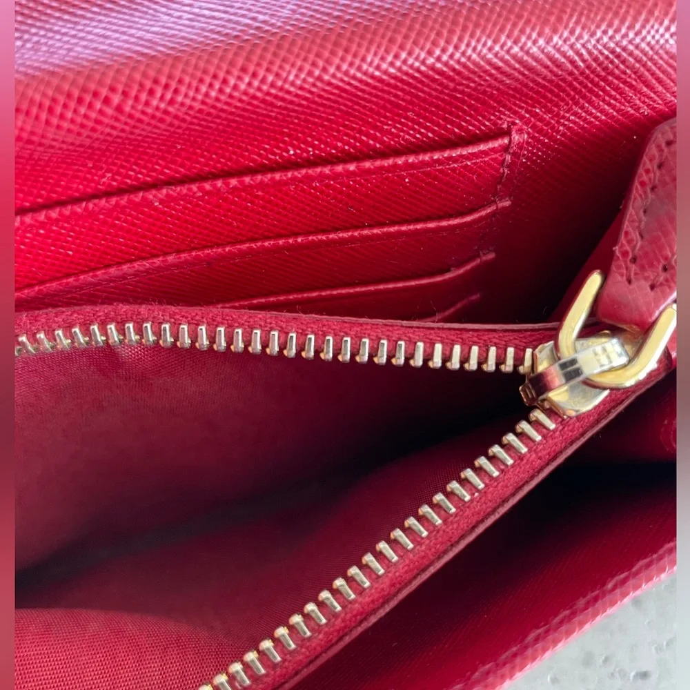 PRADA red saffiano wristlet - Picture 6 of 13